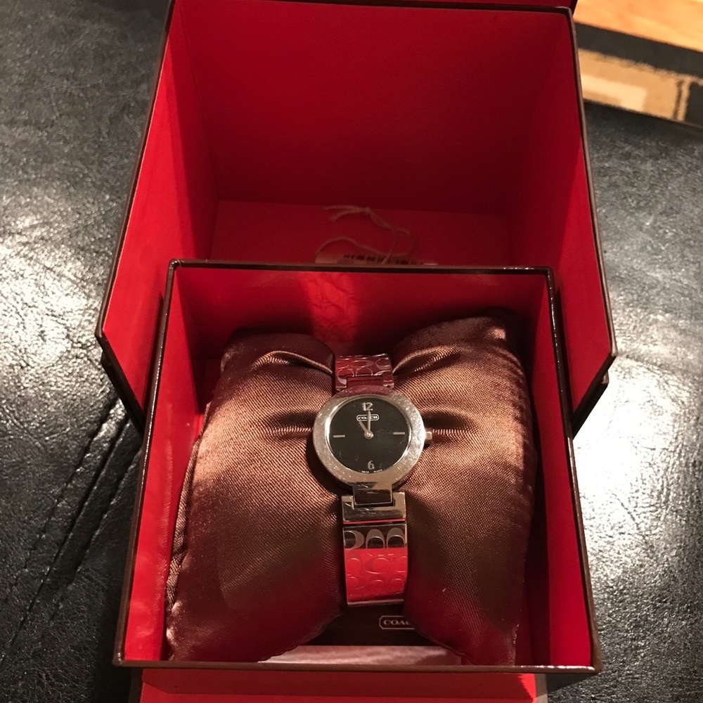 Coach Watch - Picture 4 of 5